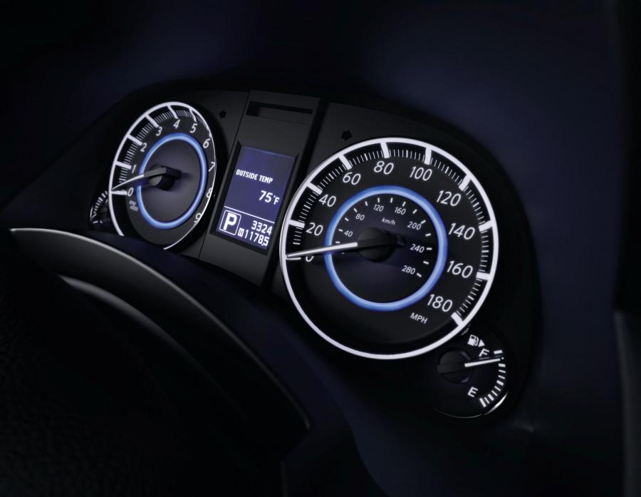  Infiniti QX70 S 2015 года  (фото 11 из 14)